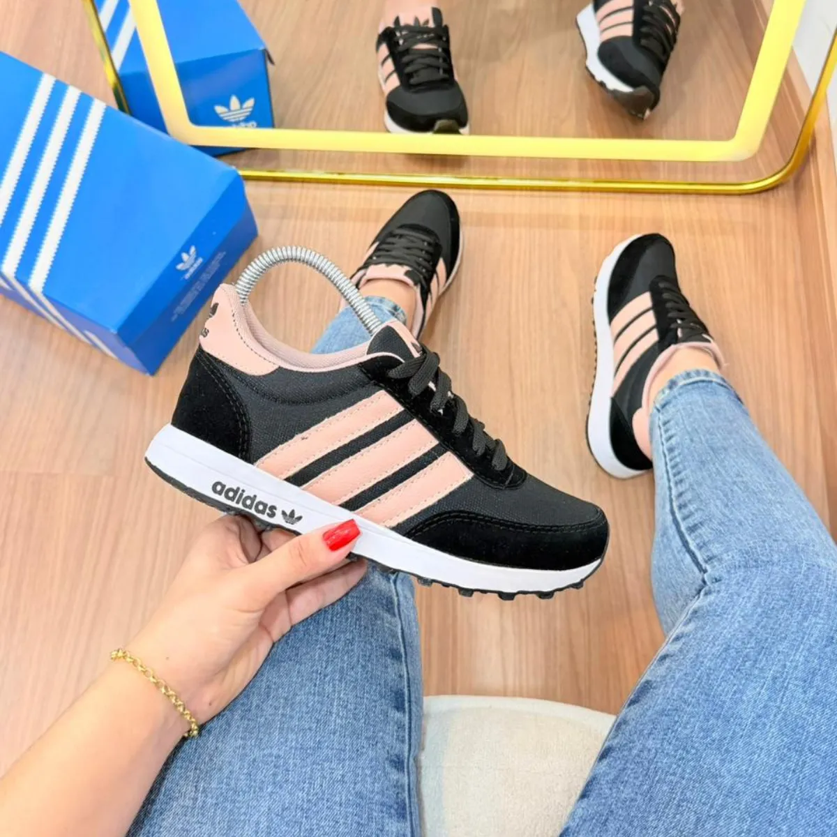 Tênis Adidas Neo • Feminino •