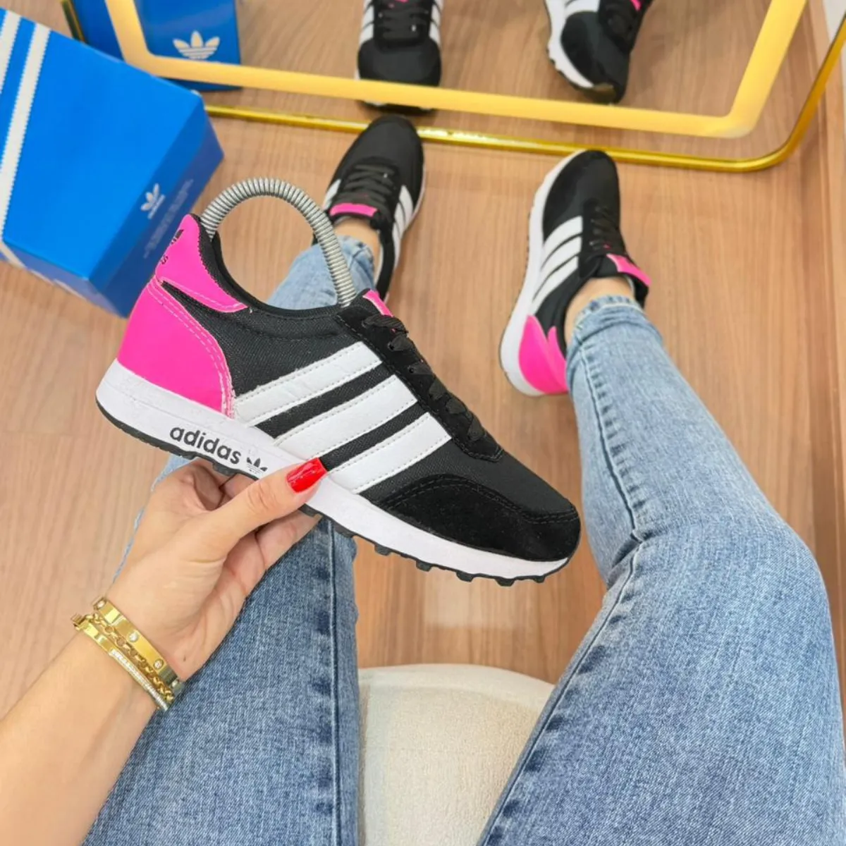 Tênis Adidas Neo • Feminino •