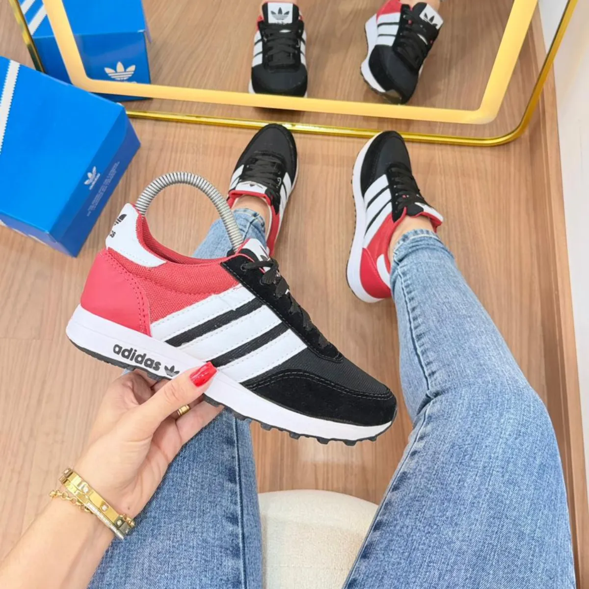 Tênis Adidas Neo • Feminino •