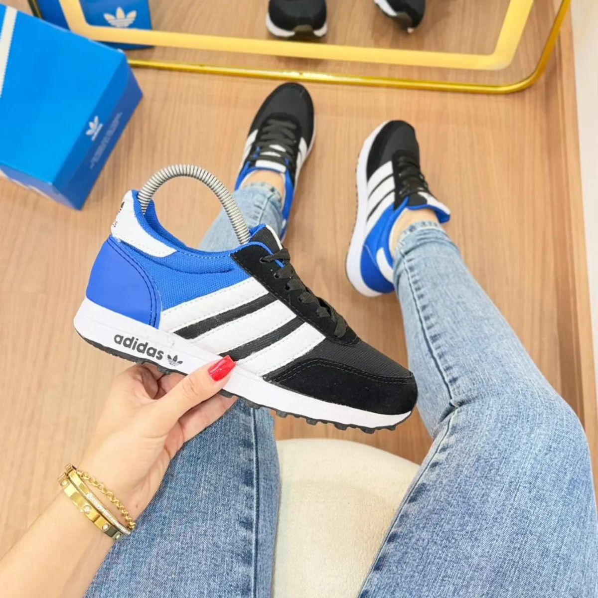 Tênis Adidas Neo • Feminino •