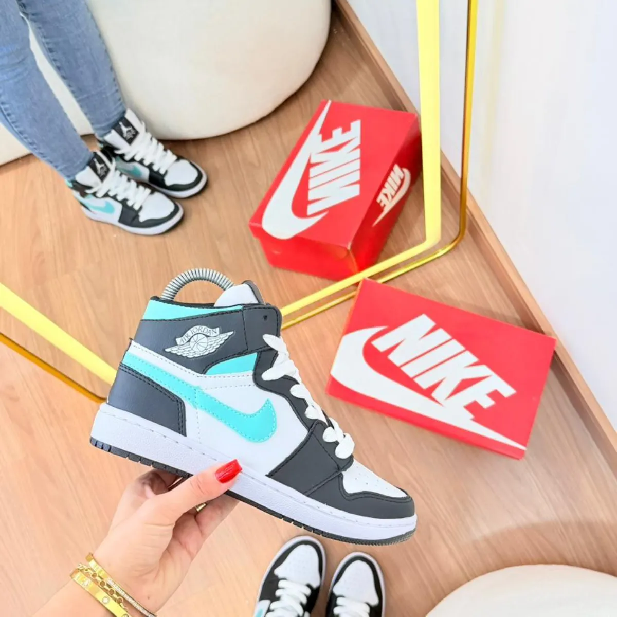 Tênis Air Jordan • Feminino  •  34 ao 39 •