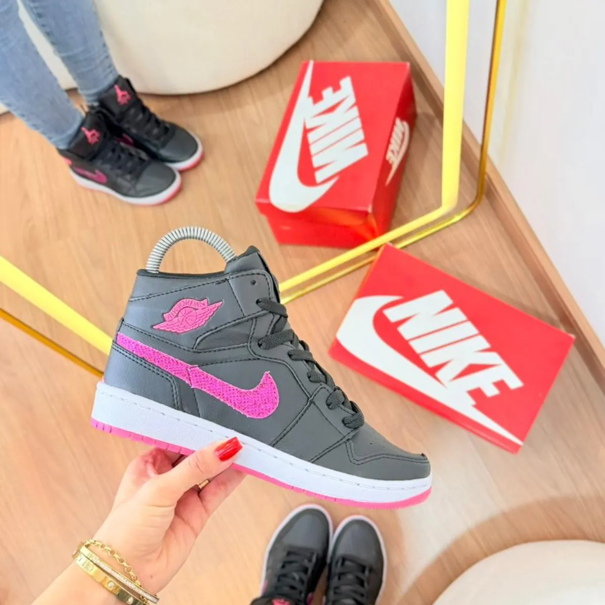 Tênis Air Jordan • Feminino  •  34 ao 39 •