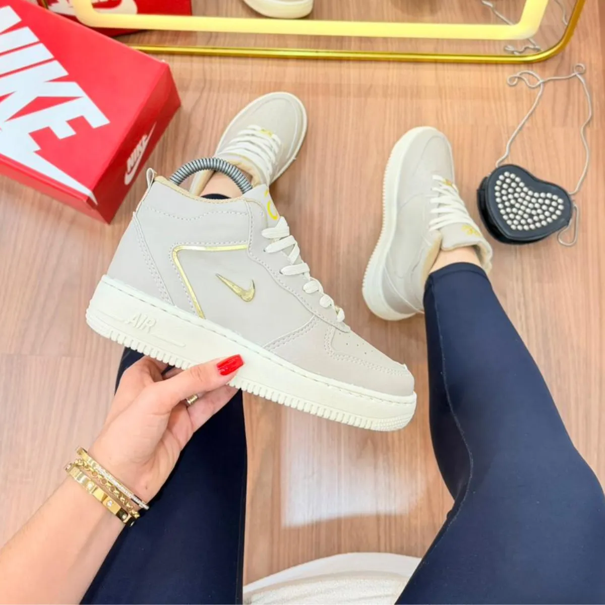 Botinha Nike  • Feminino  •  34 ao 39 •