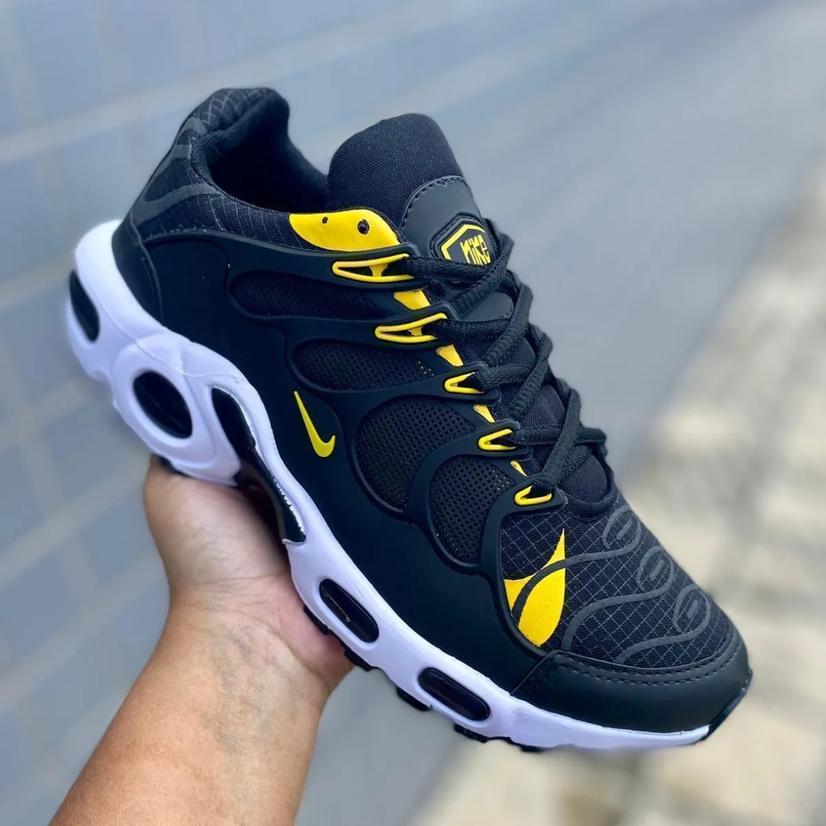 Tênis Nike TS Premium •