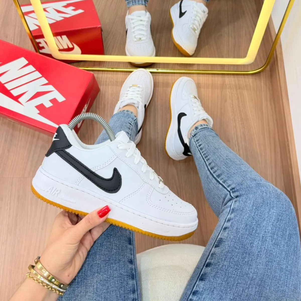 Tênis Nike Air Force • Bicolor • Feminino
