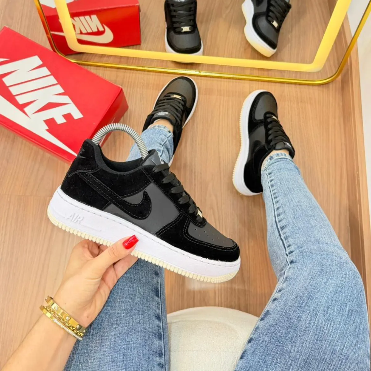 Tênis Nike Air Force • Bicolor • Feminino