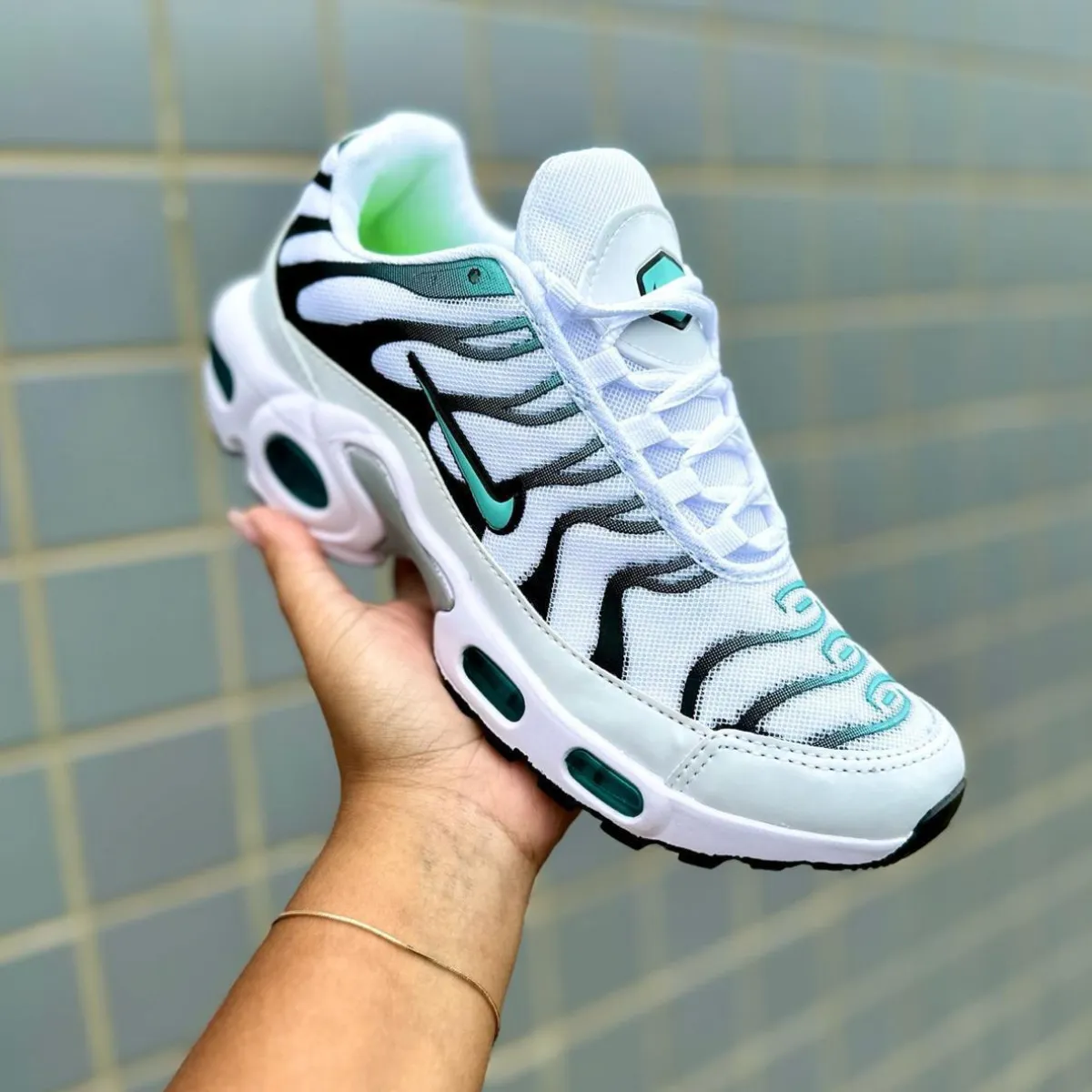 Tênis Nike TN Premium •  38 Ao 43 •