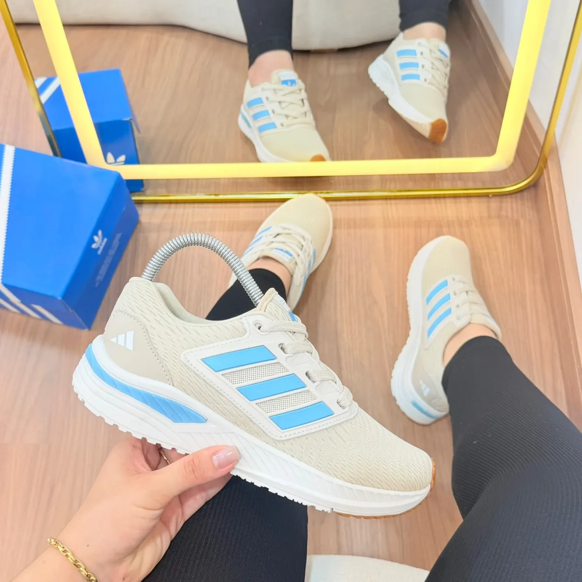 Tênis Adidas • Feminino • Esportivo • 34 ao 39 •