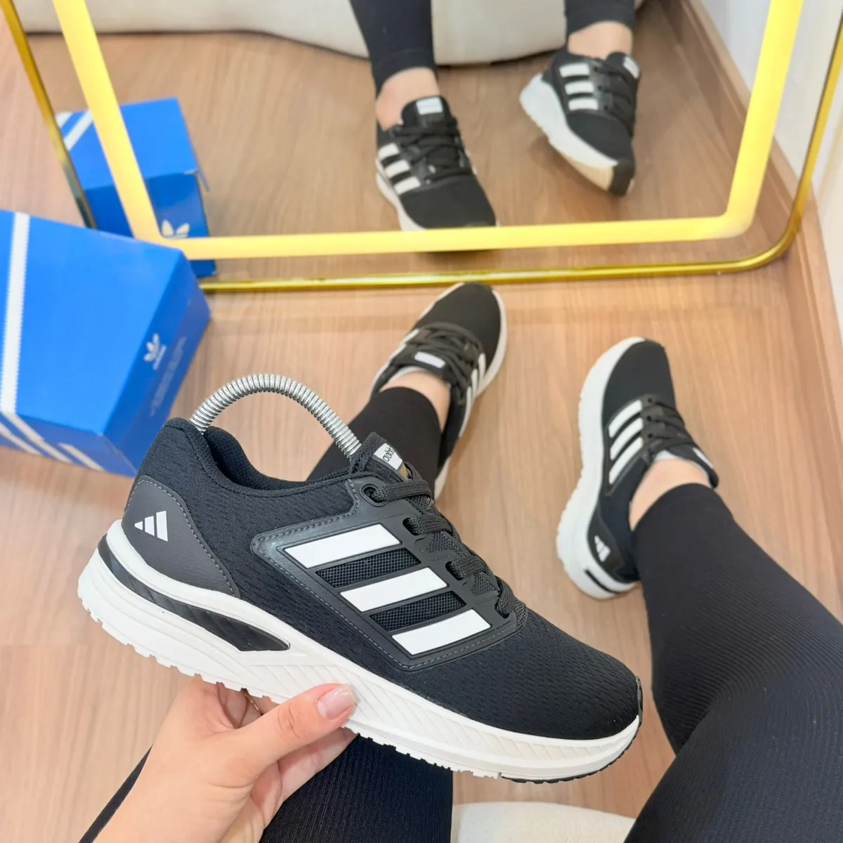 Tênis Adidas • Feminino • Esportivo • 34 ao 39 •