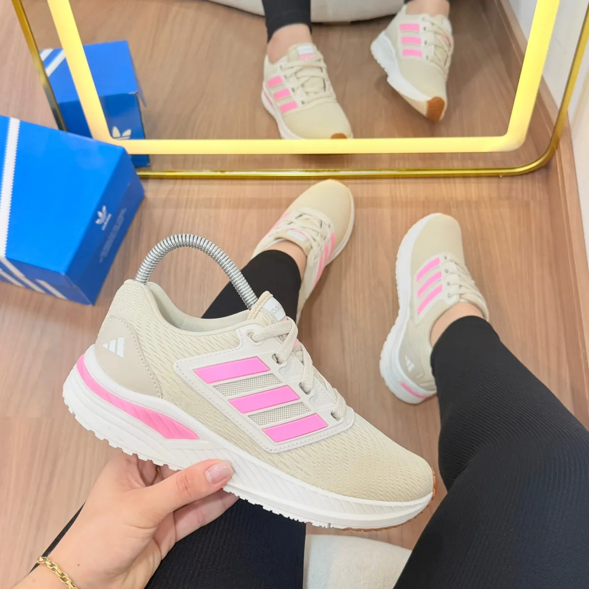 Tênis Adidas • Feminino • Esportivo • 34 ao 39 •