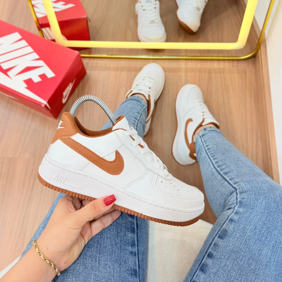 Tênis Nike Air Force • Bicolor • Feminino