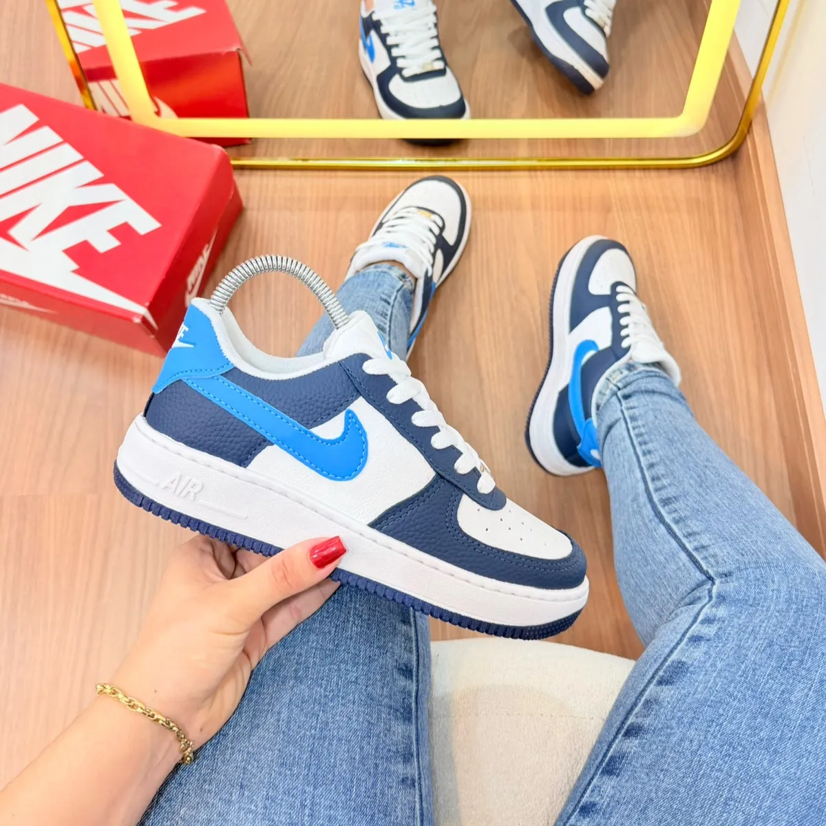 Tênis Nike Air Force • Bicolor • Feminino