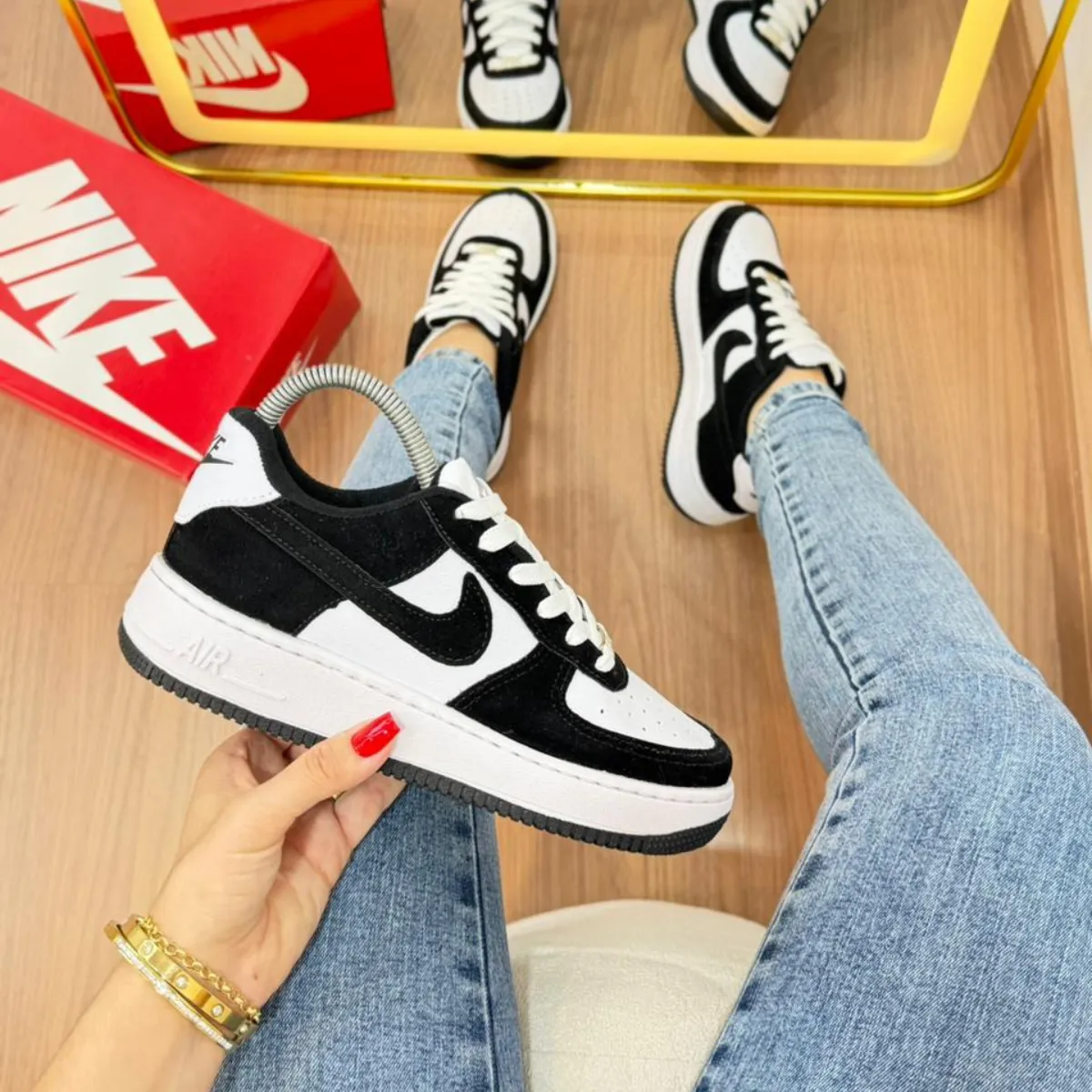 Tênis Nike Air Force • Bicolor • Feminino