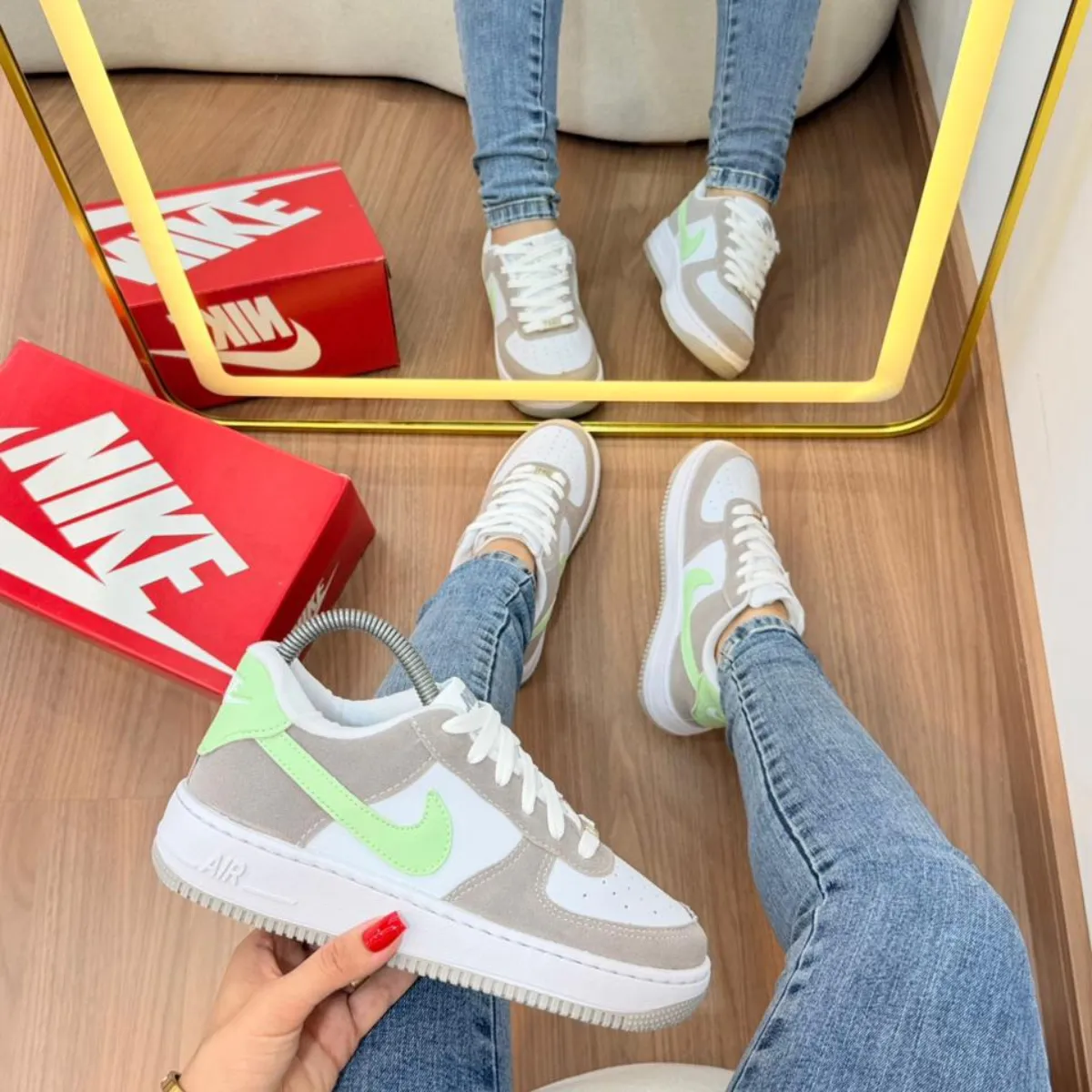 Tênis Nike Air Force • Bicolor • Feminino